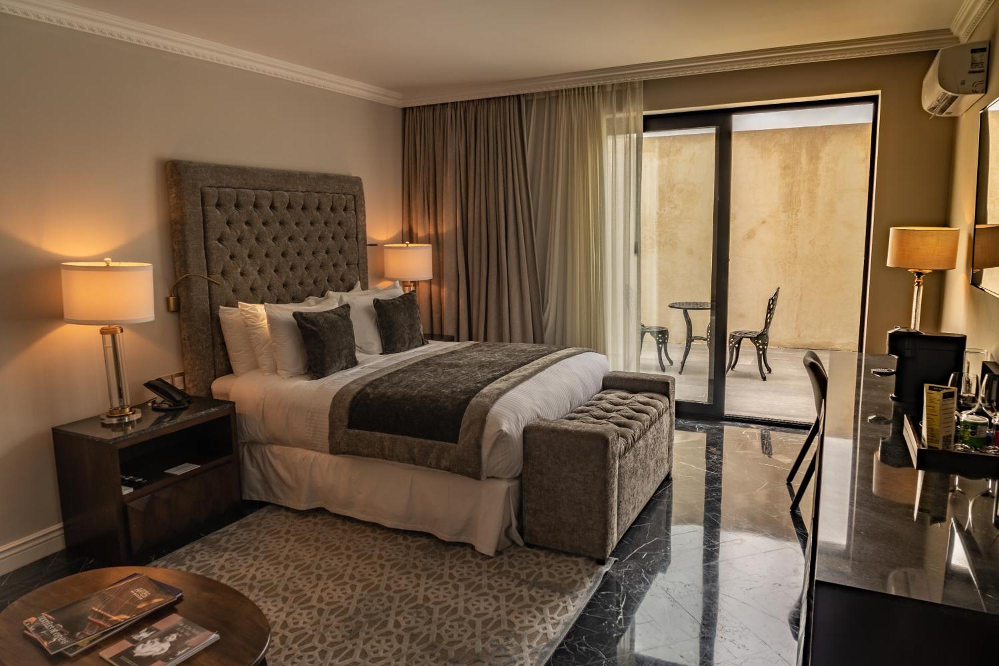 Hotel Plaza 79 Сан-Кристобаль-де-Ла-Касас Экстерьер фото